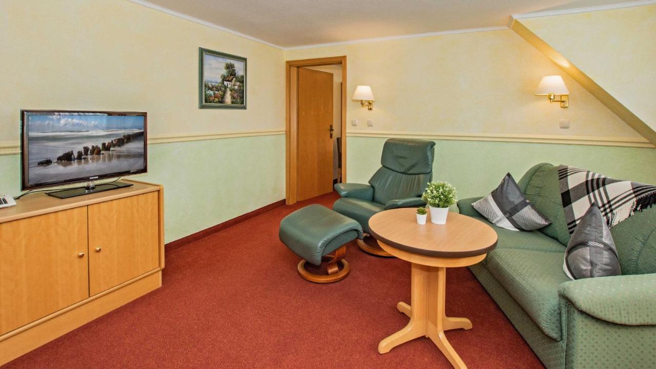 Hotel Garni Nussbaumhof Uckeritz Exterior photo